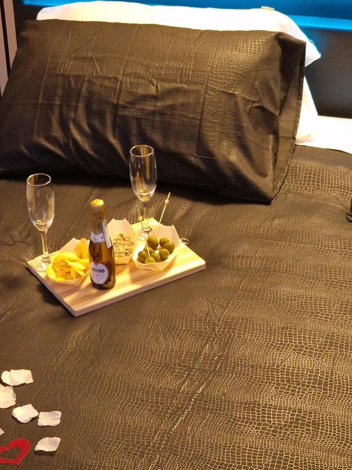Apartament Charm E Chic Neapol Zewnętrze zdjęcie