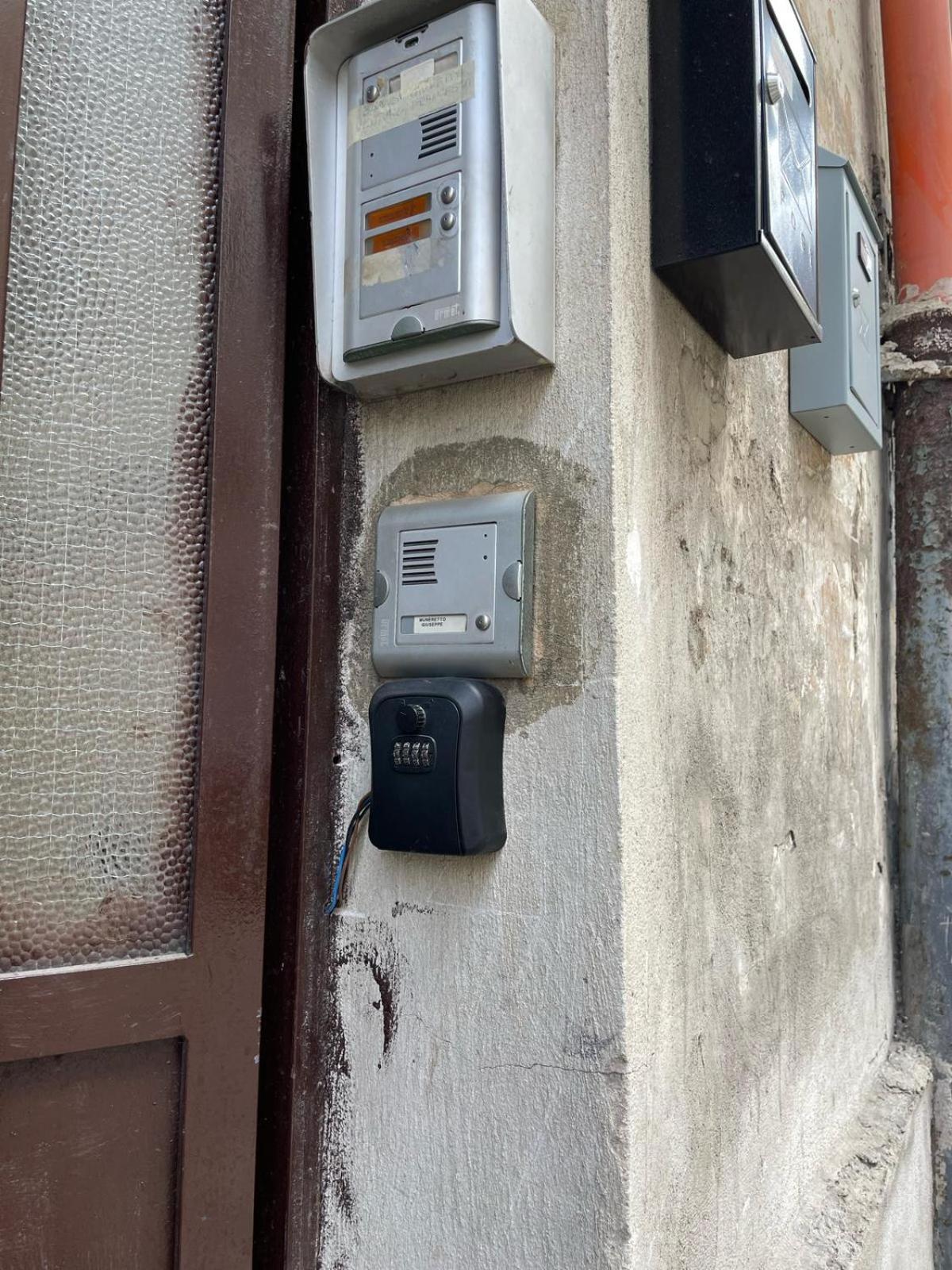 Apartament Charm E Chic Neapol Zewnętrze zdjęcie