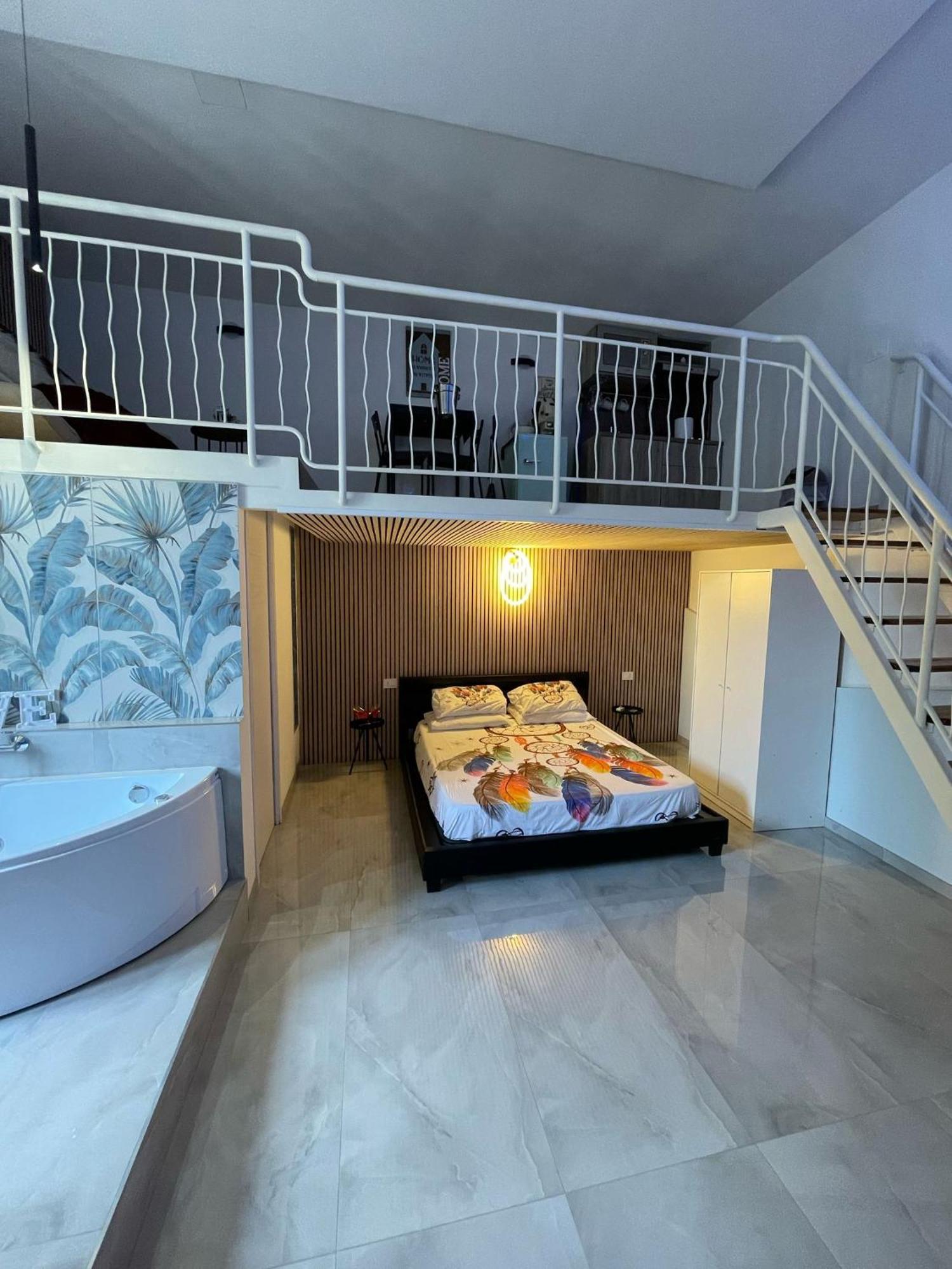 Apartament Charm E Chic Neapol Zewnętrze zdjęcie
